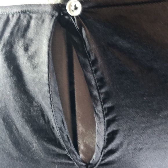 Gorgeous blouse boat neckline, embroidered with lace Banana Republic small NWOT - Picture 10 of 16